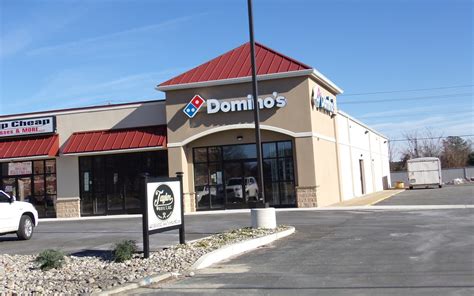 Dominos salisbury md - 7400 Ritchie Hwy Ste C. Glen Burnie, MD 21061. (410) 766-3030. Order Online. Domino's delivers coupons, online-only deals, and local offers through email and text messaging. Sign up today to get these sent straight to your phone or inbox.